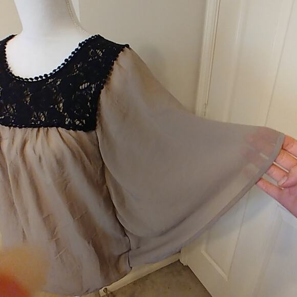 Xhiliration Sheer blouse Boho Bell SleeveSz Small - Picture 2 of 5